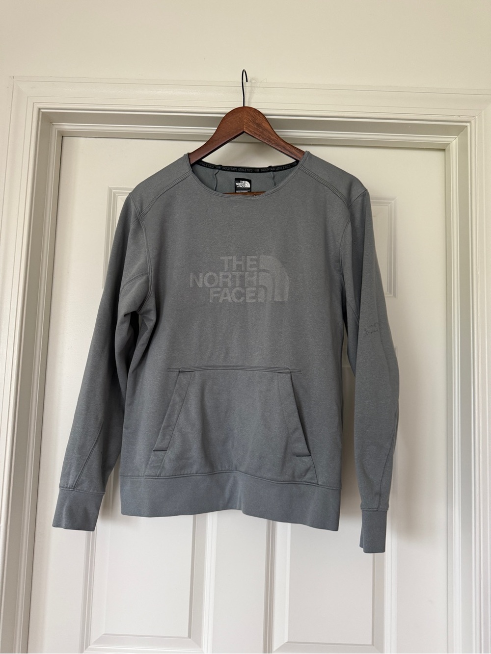 The North Face Men's Crewneck Sweatshirt - Gray cut out neck